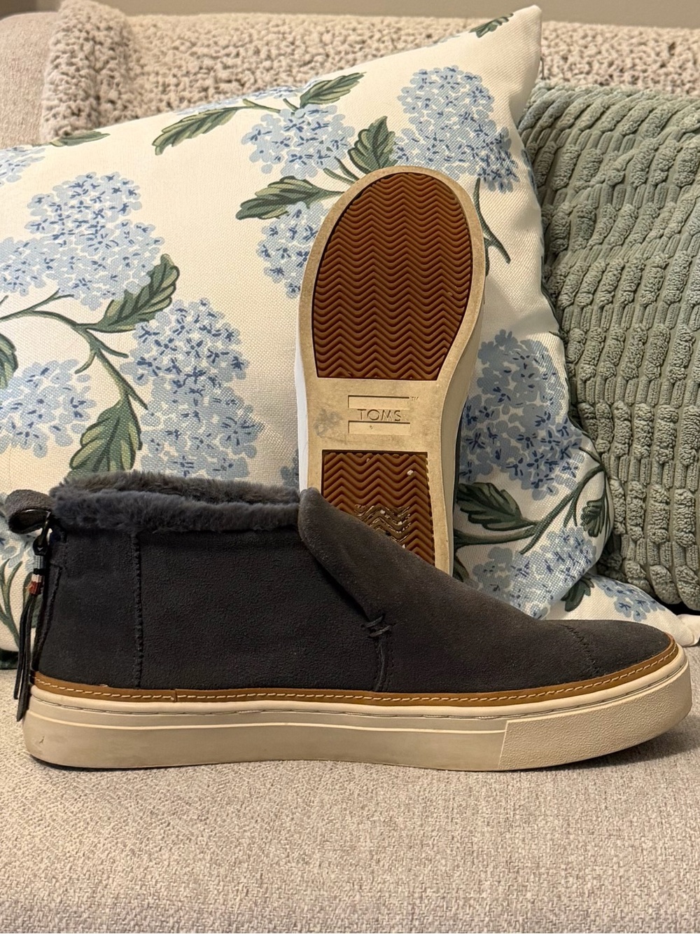 TOMS Faux Shearling Lined Slip On Chukka Boots Navy Women’s 9